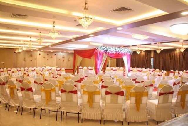 De Grandeur Hotel and Banquets, Thane 